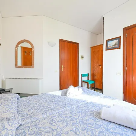 Av Isola Thermal Hotell