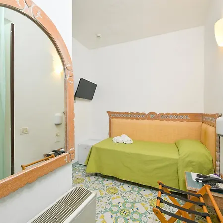 Otel Av Isola Thermal 4*