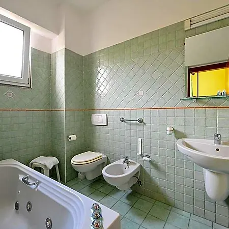 فندق Av Isola Thermal