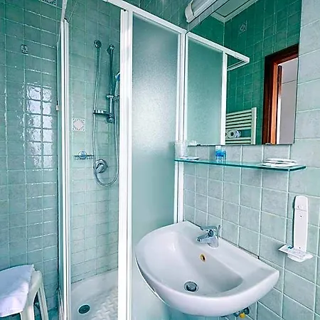 Av Isola Thermal فندق ايسكيا